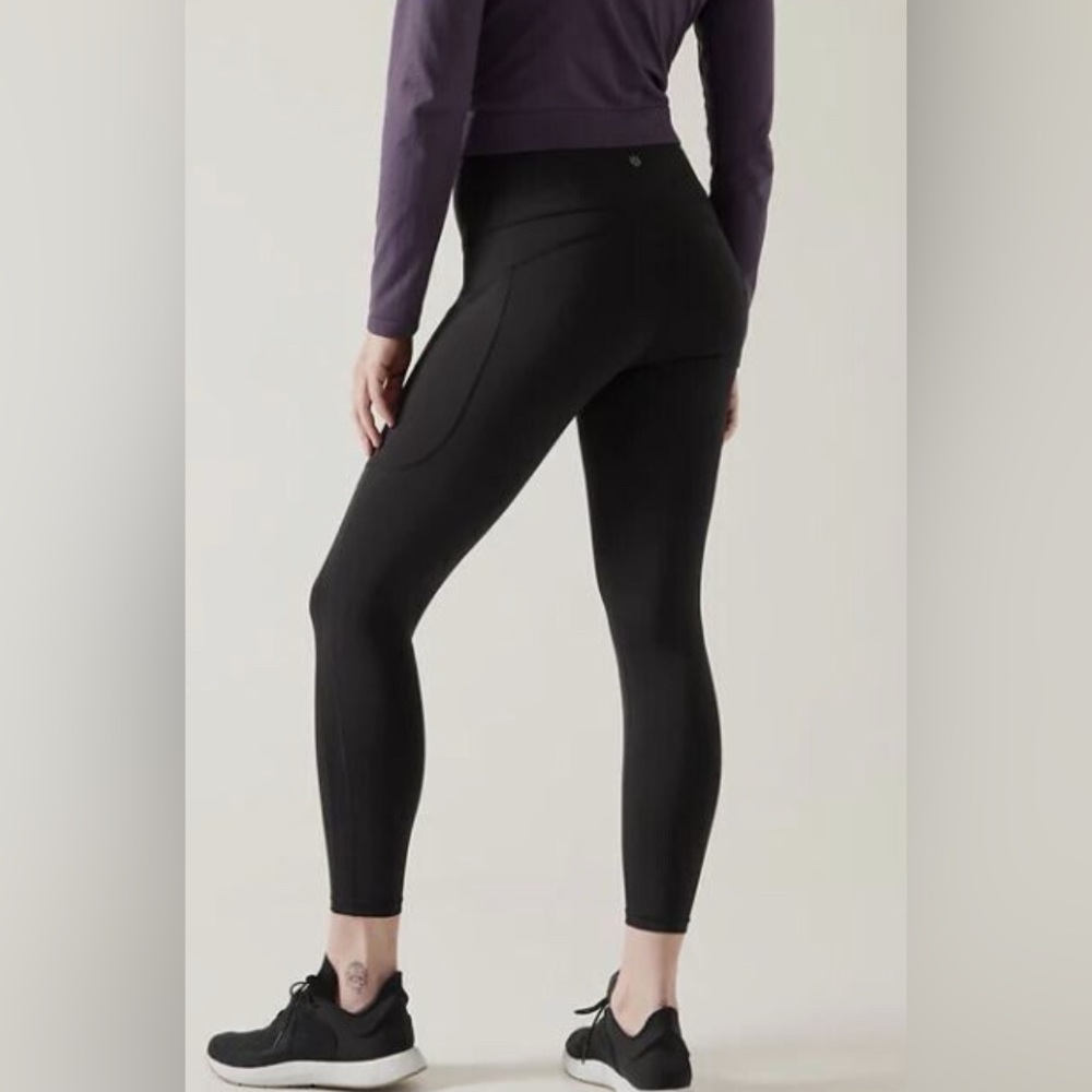 Athleta Ultimate Stash II Tight - 7/8 Black
